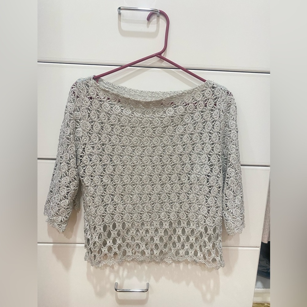 Twinkle knit top. Silver.